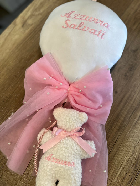 Palloncino con fiocco in tulle e orsetto ricamato