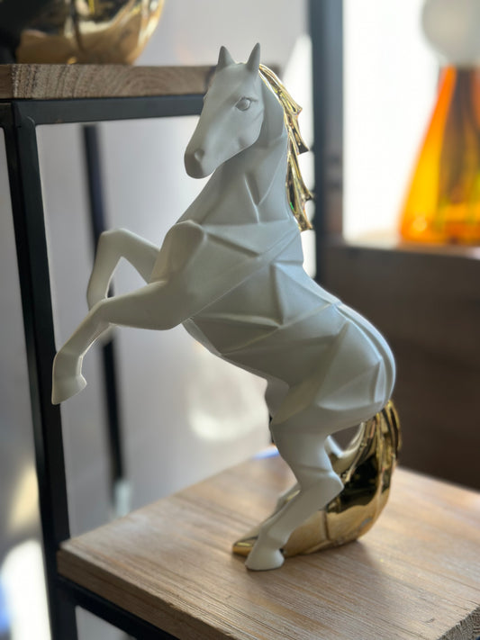 Statua cavallo bianca